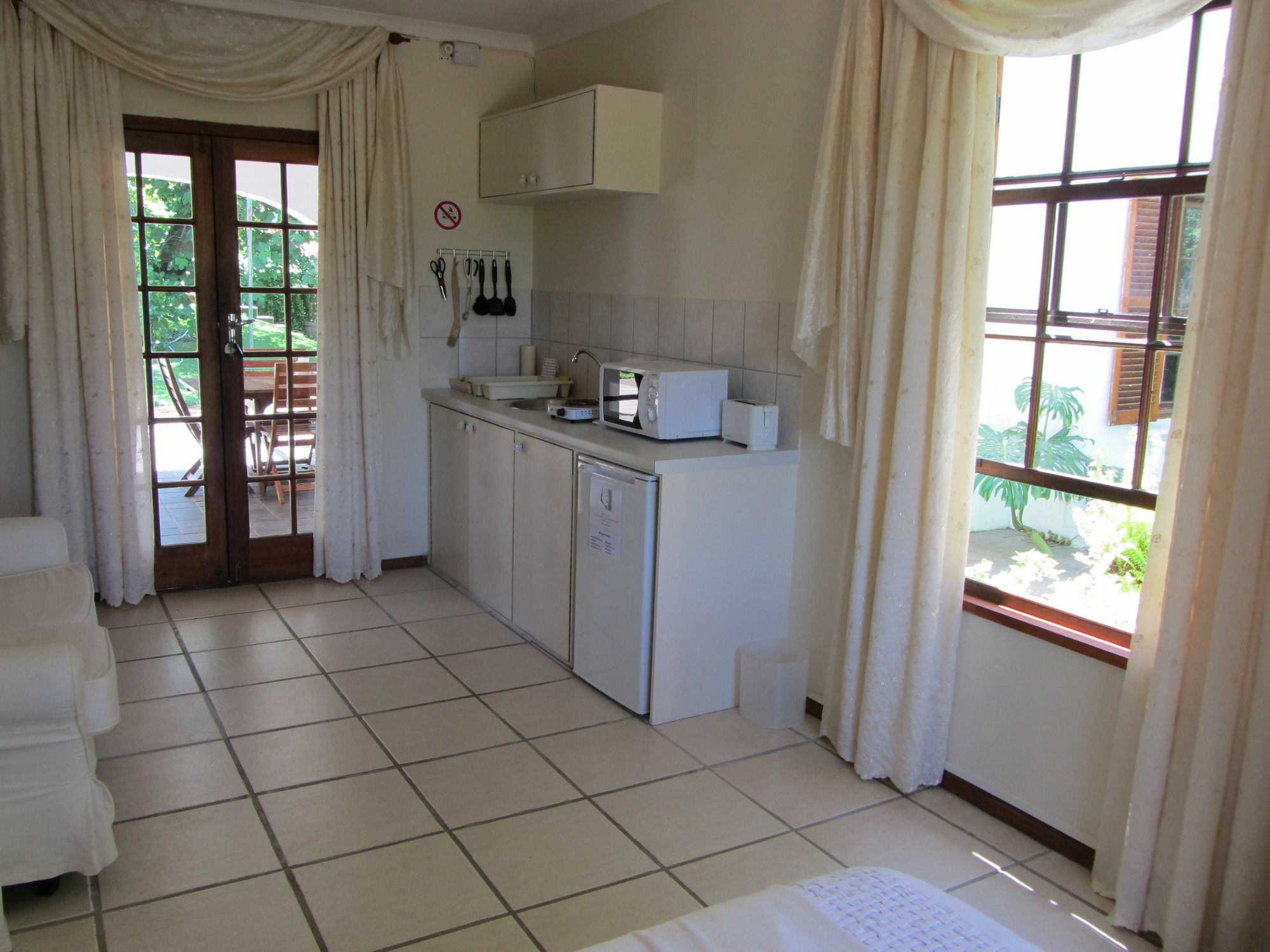Aan-Den-Weg Villa Stellenbosch Buitenkant foto